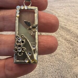 Silver Tone Bee & Flower Pendant Necklace Frosted Glass Rhinestone Accent